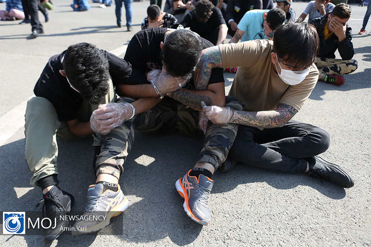 دستگیری ۴۳ نفر از دلالان و اخلال گران بازار ارز در اصفهان