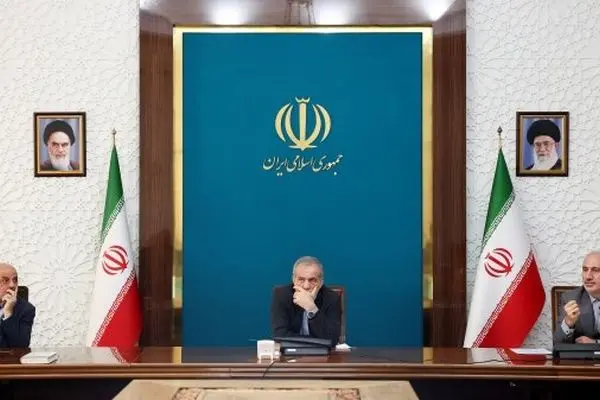 جلسه پیگیری تسریع در احداث نیروگاه‌های برق خورشیدی به ریاست رئیس جمهور برگزار شد