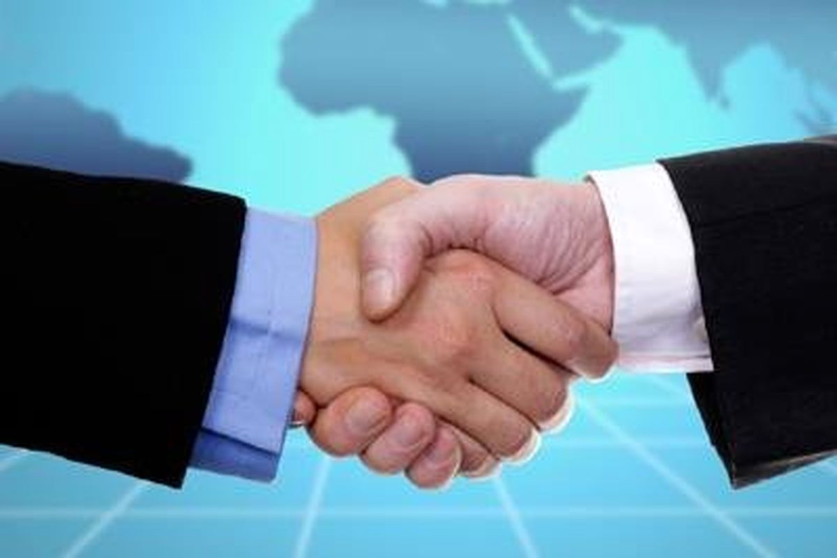 تفاهم نامه همکاری بانک خاورمیانه و شرکت آسیاتک امضا شد