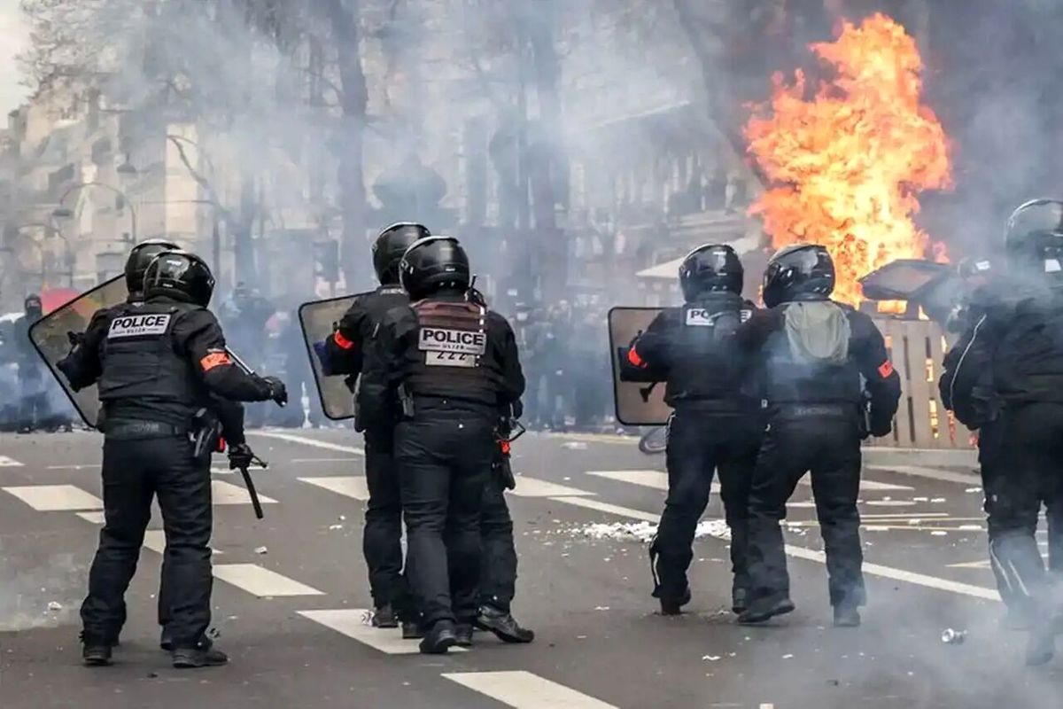آتش اعتراضات فرانسه به سوئیس کشیده شد