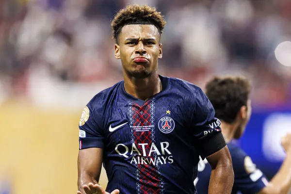 دزیره دوئه ستاره فرانسوی برنده جایزه پسر طلایی فوتبال جهان در سال ۲۰۲۵ شد