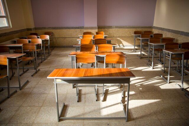 غیرحضوری شدن مدارس بستک و جناح