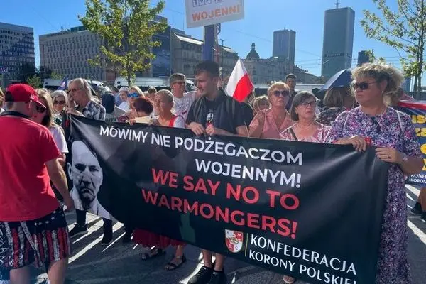 تظاهرات گسترده لهستانی‌ها علیه مداخله کشورشان در جنگ اوکراین