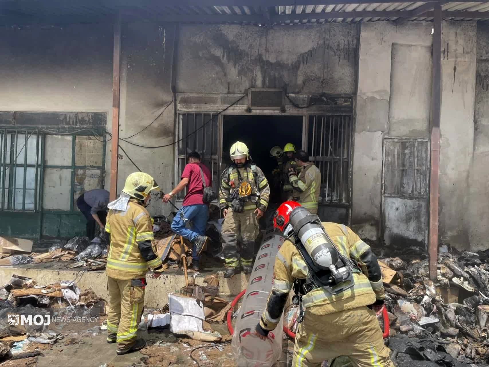 گلایه مدیرعامل سازمان آتش‌نشانی به نبود بودجه برای خرید لباس میلیونی آتش‌نشانی + فیلم