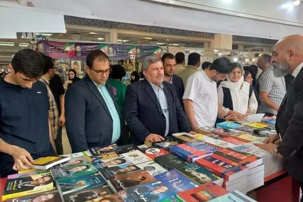 رئیس شورای اطلاع‌رسانی دولت از نمایشگاه کتاب تهران بازدید کرد