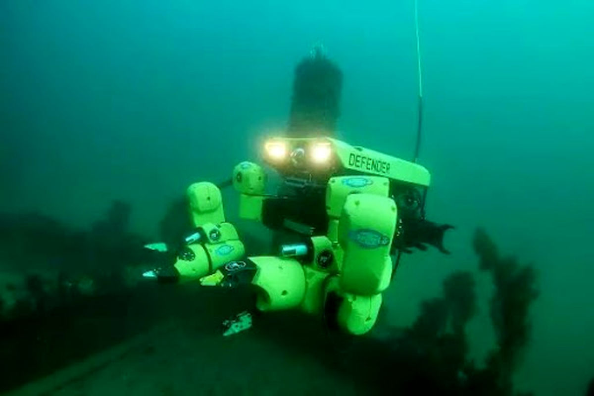 خنثی کردن مین های دریایی توسط بازوی رباتیک خودران