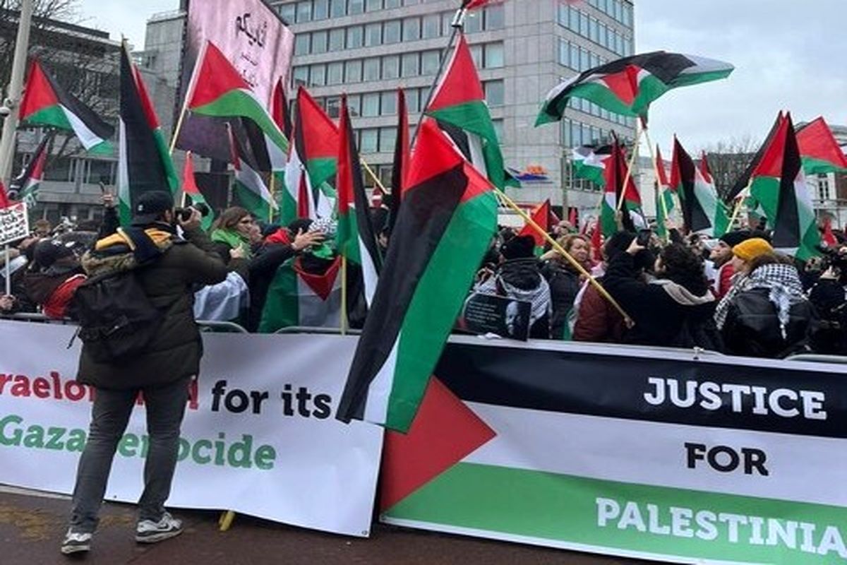 تجمع حامیان مردم مظلوم فلسطین در مقابل دادگاه لاهه