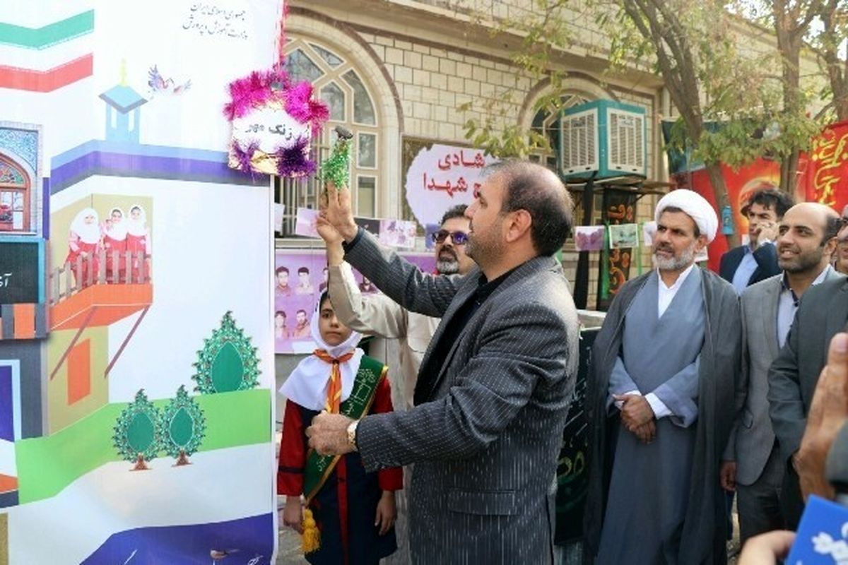 نواخته شدن زنگ شکوفه‌ها در اصفهان