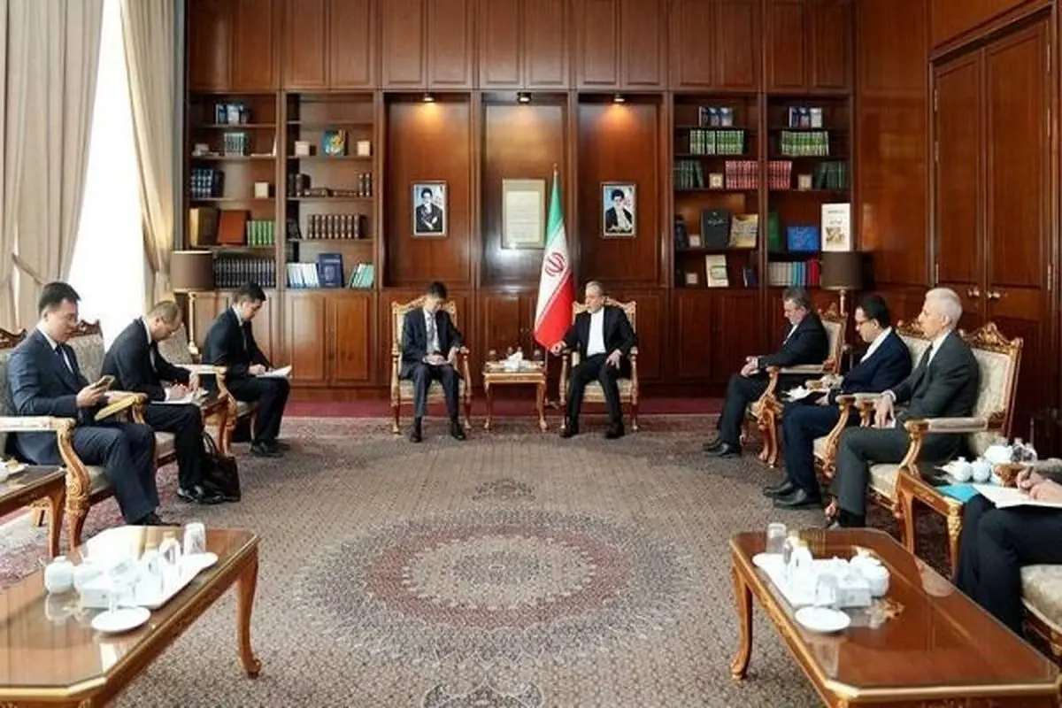 سفیر جمهوری خلق چین با وزیر امور خارجه کشورمان دیدار کرد