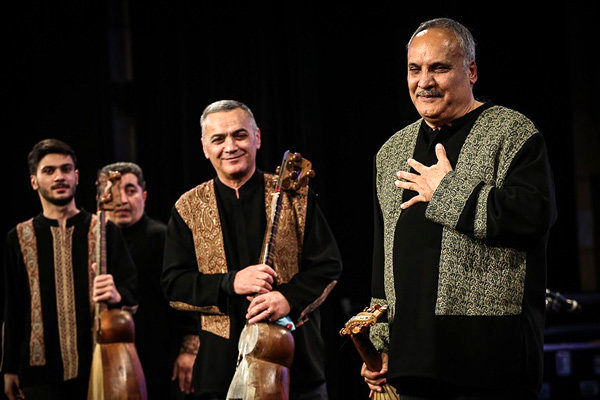 همراهی ارکستر آذربایجانی با فرامرز گرمرودی 