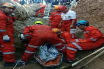 کشف جسد کارگر ۲۷ ساله در زیر آوار کانال فاضلاب