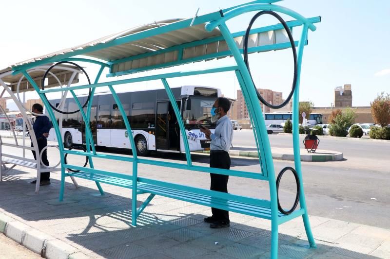 آغاز پروژه رنگ آمیزی سایبان های ایستگاه های اتوبوس سطح شهر یزد