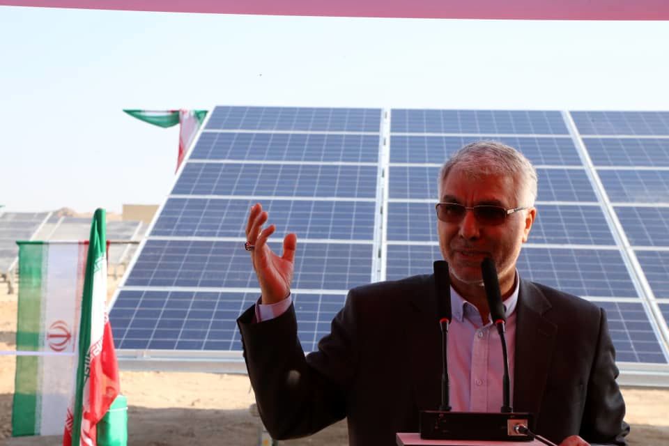 زمینه بهره گیری از انرژی خورشیدی در استان فارس فراهم شده است/ صدور مجوزهای سرمایه گذاری در استان فارس؛ سرعت بیشتری به خود می گیرد