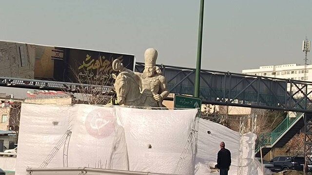 مجسمه «شکست والرین» در ورودی غربی تهران نصب شد