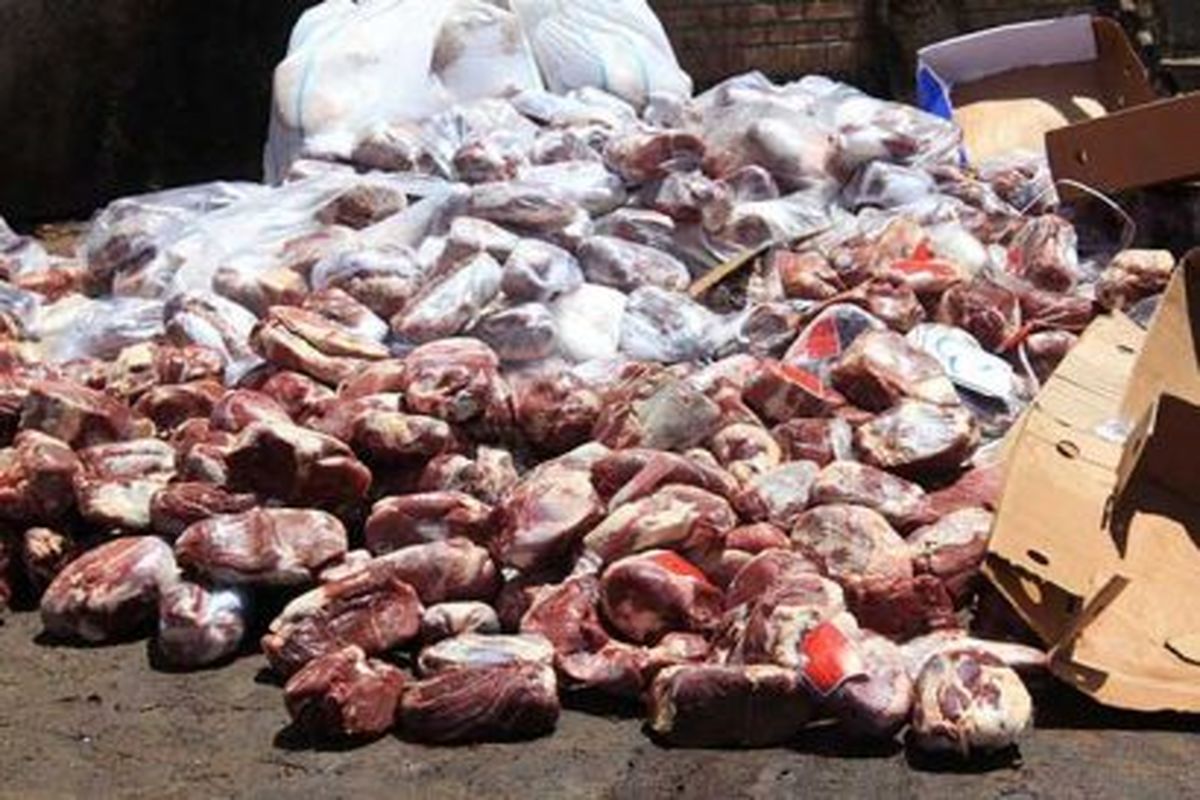 معدوم سازی بیش از 400 کیلو گوشت منجمد فاسد در شهرستان مبارکه