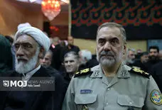 حضور رهبر معظم انقلاب در مراسم شب عاشورا پیام مهمی برای دنیا داشت