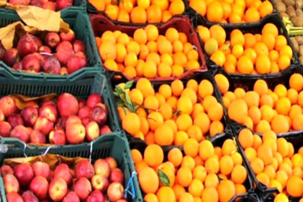 توزیع 380 تن پرتغال و 350 تن سیب در بازارهای روز کوثر اصفهان