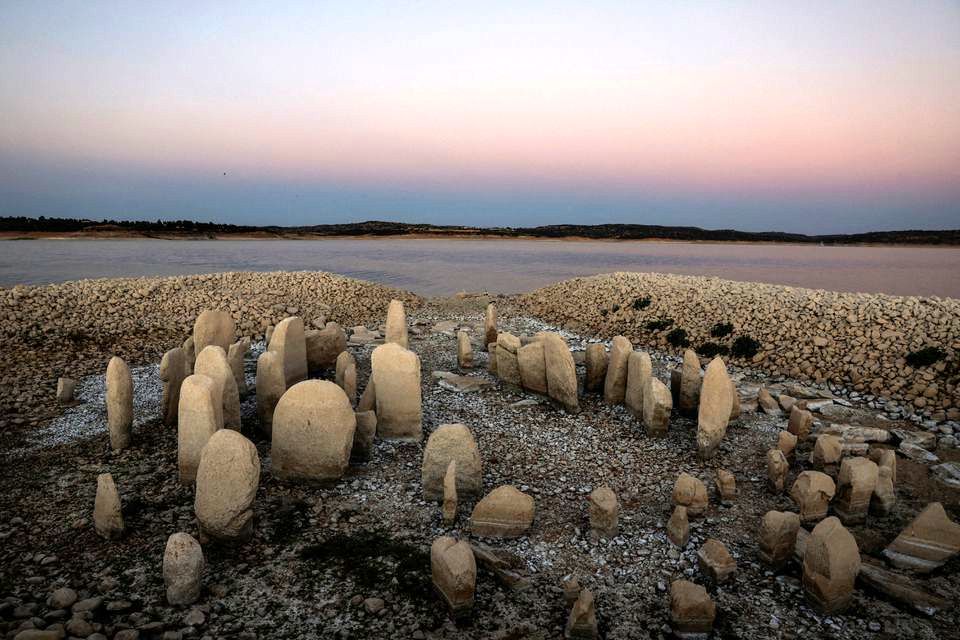 خشکسالی اروپا سنگ های باستانی را در معرض دید قرار داد
