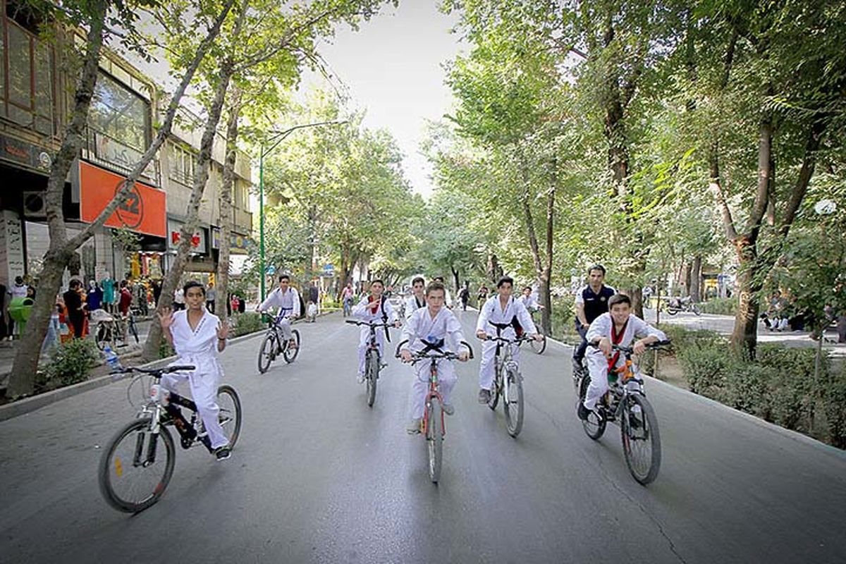 کودکان و نوجوانان اصفهانی با دوچرخه برای تماشای فیلم‌های جشنواره کودک بیایند