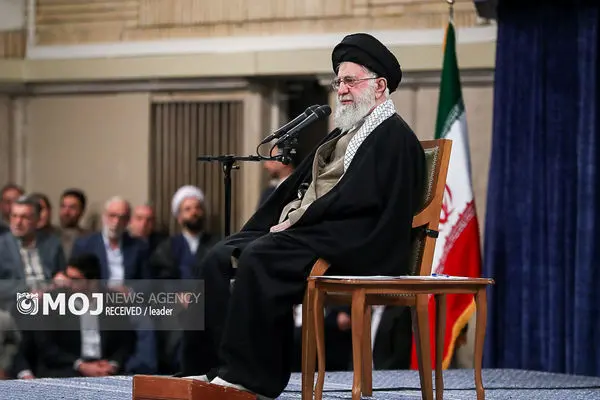 آغاز سخنرانی رهبر انقلاب اسلامی در دیدار نوروزی مردم و مسئولان