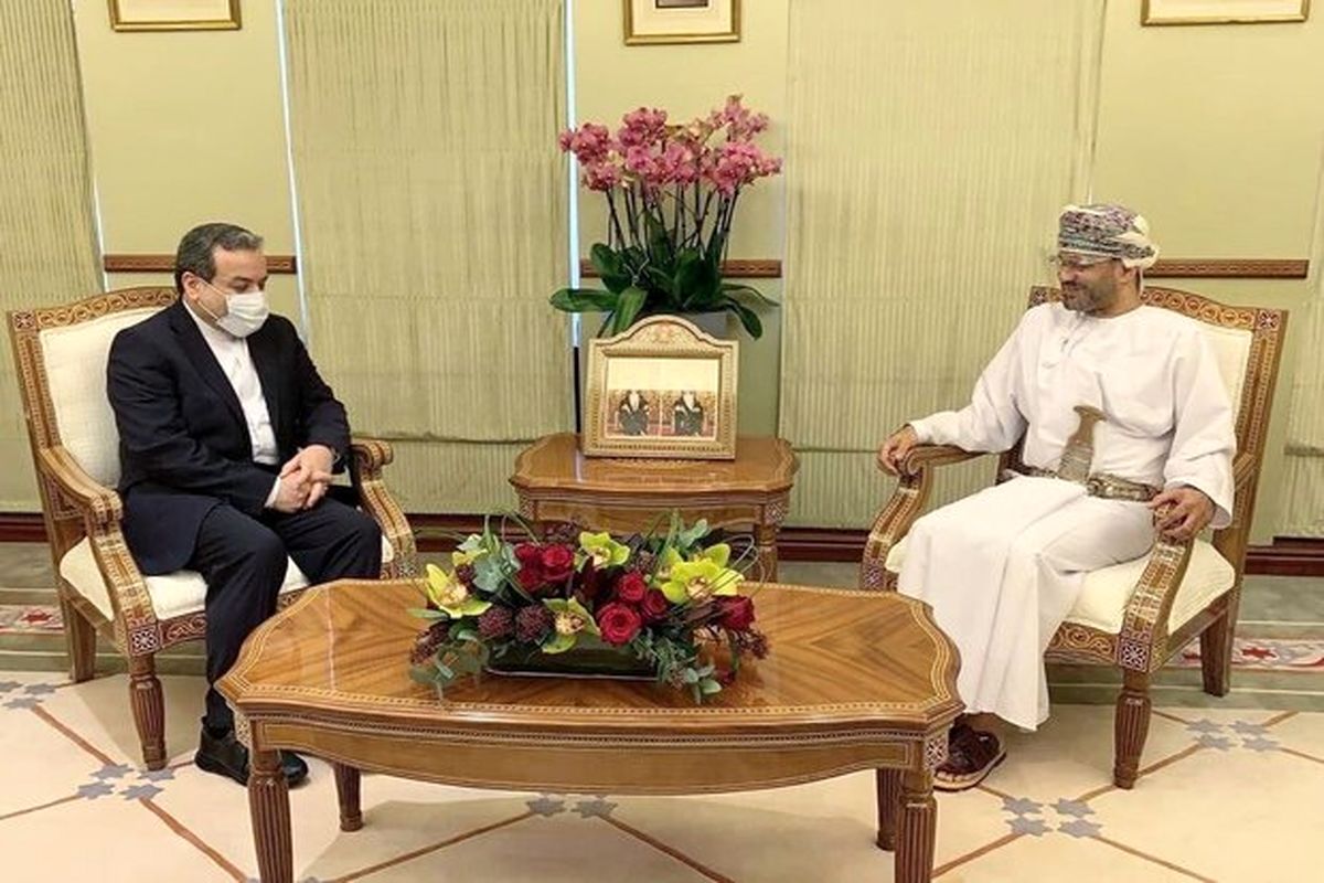 دیدار و گفتگو عراقچی با وزیر خارجه عمان