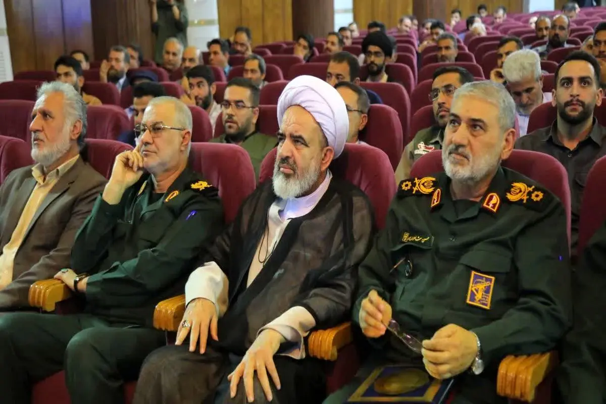 نقش خبرنگاران در آگاهیبخشی و افشای «دسیسههای دشمنان» بیبدیل است