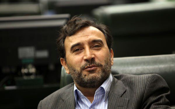 دهقان از عدم رعایت آیین نامه داخلی مجلس انتقاد کرد