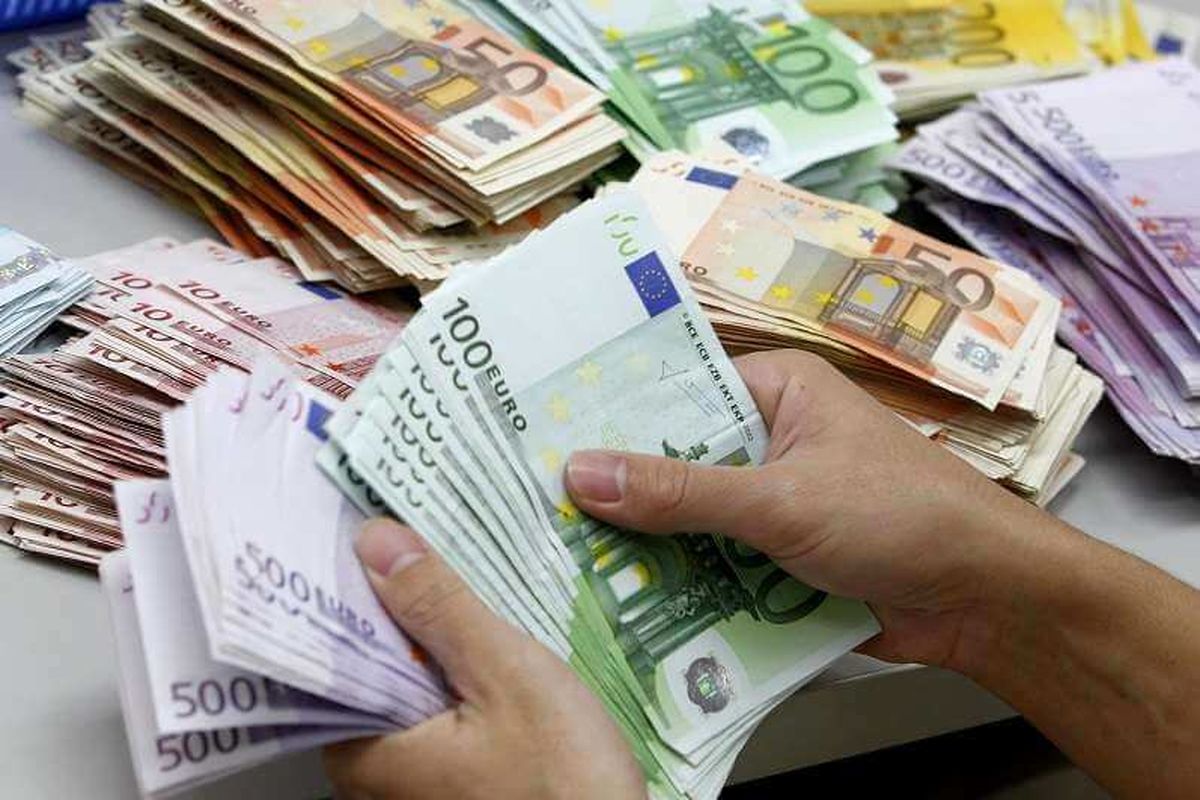قیمت ارز دولتی ۹ مرداد ۱۴۰۰/ نرخ ۴۷ ارز عمده اعلام شد