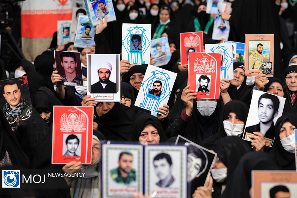 دیدار رهبر انقلاب اسلامی با خانواده‌های شهدا