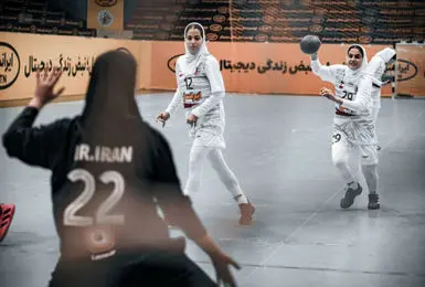دختران هندبالیست ایران برابر ژاپن در اولین گام آسیایی شکست خوردند