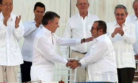 رئیس جمهوری کلمبیا از خلع سلاح کامل شبه نظامیان فارک خبر داد