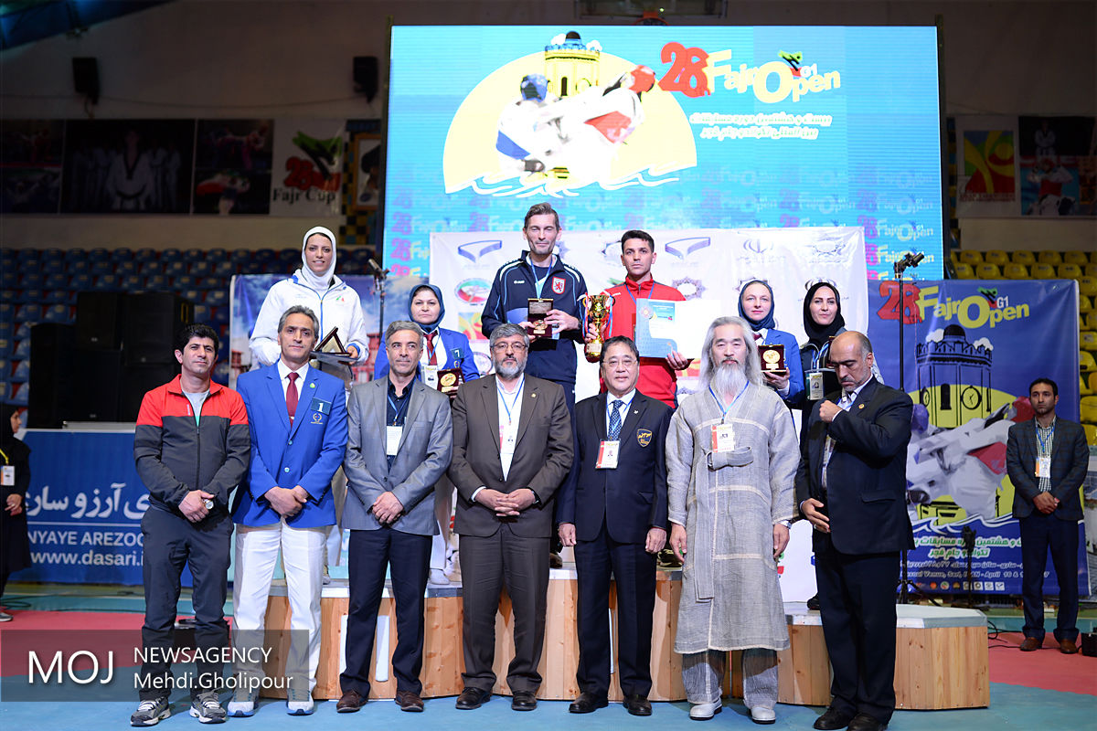 مسابقات بین المللی تکواندو جام فجر در ساری آغاز شد