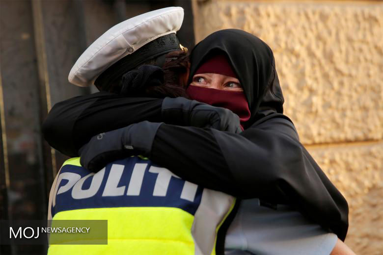تظاهرات مسلمانان دانمارک در اعتراض به ممنوعیت استفاده از برقع