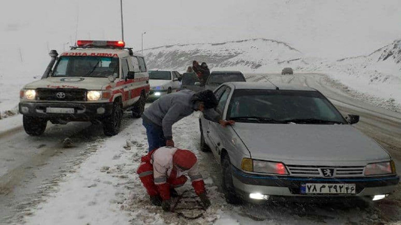 امدادرسانی به 286 نفر گرفتار برف و کولاک در اردبیل