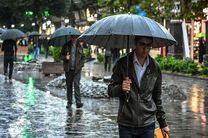 بارش باران پاییزی در تهران آغاز شد/ آماده باش نیروهای هلال احمر