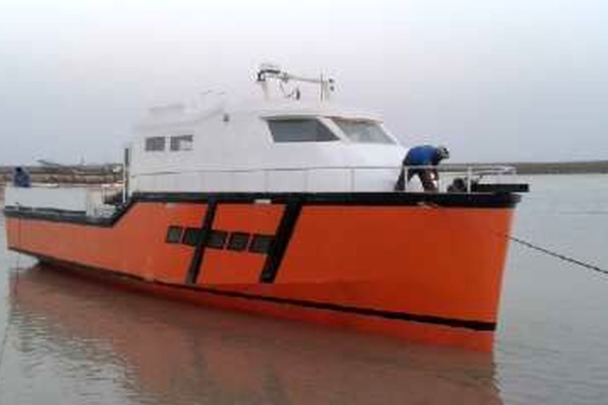 نخستین شناور مسافری فایبرکربن کشور در چوئبده آبادان طراحی و ساخته شد