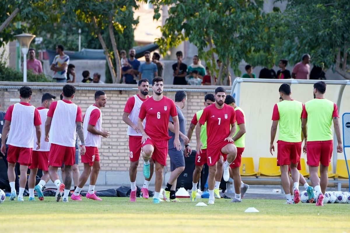 تیم ملی فوتبال ایران در اصفهان به تمرینات خود ادامه داد