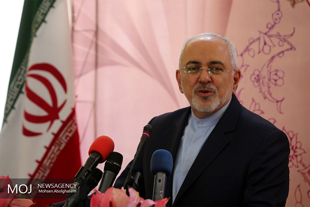 آمریکا تلاش می‌کند از کشورهای همسایه ما بخواهد تا ایران را بایکوت کنند