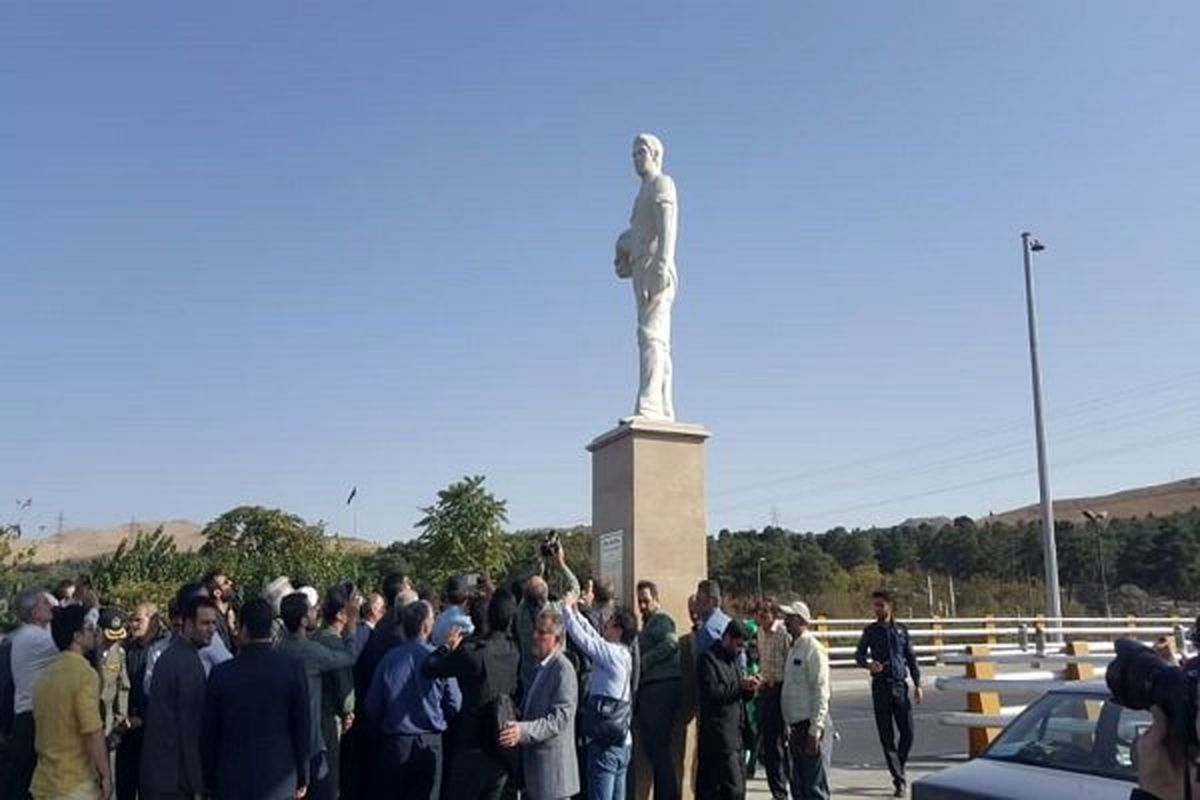 ​رونمایی از تندیس شهید دوران 