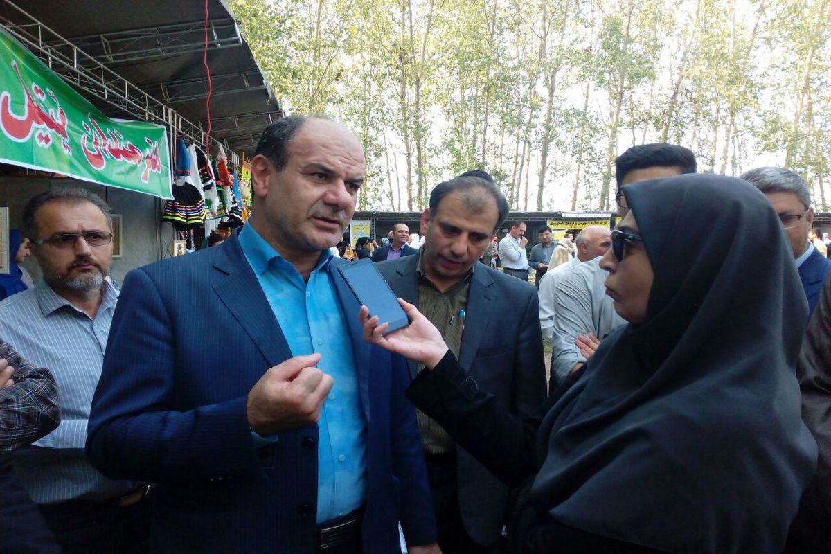 جشنواره بادام زمینی در آستانه ی اشرفیه برگزار شد