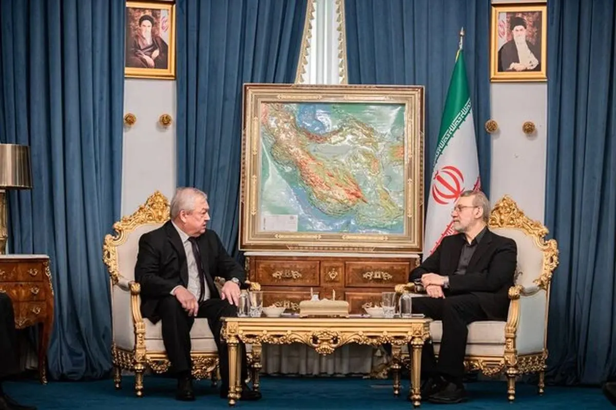 الکساندر لاورنتیف و علی لاریجانی