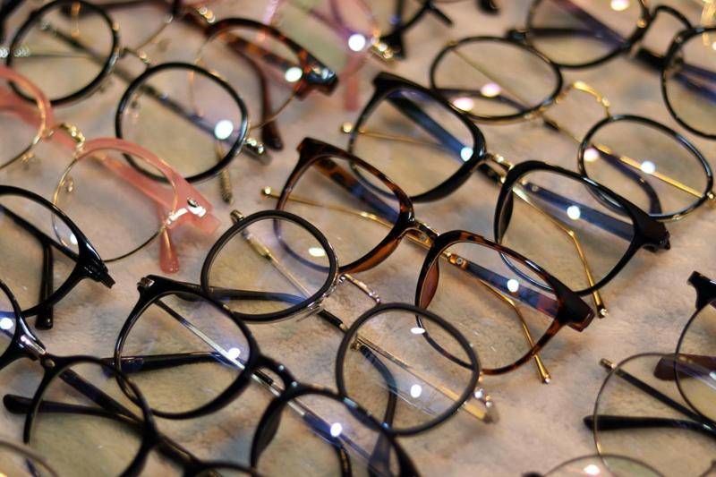 عینک‌های طبی ۱۸ میلیاردی قاچاق به بازار نرسید 