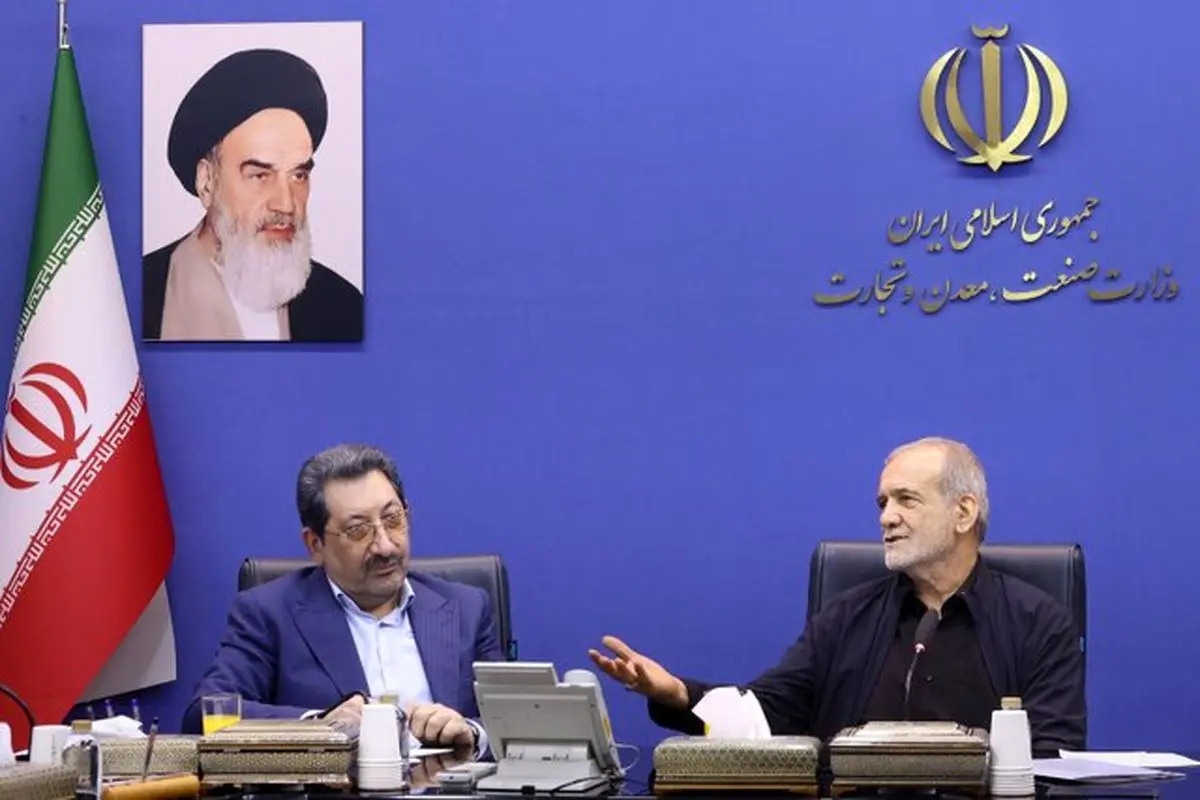 اگر مسئولی اشتباهی داشت، باید کمک کنیم آن را رفع کند، نه اینکه برای او پروندهسازی کنیم