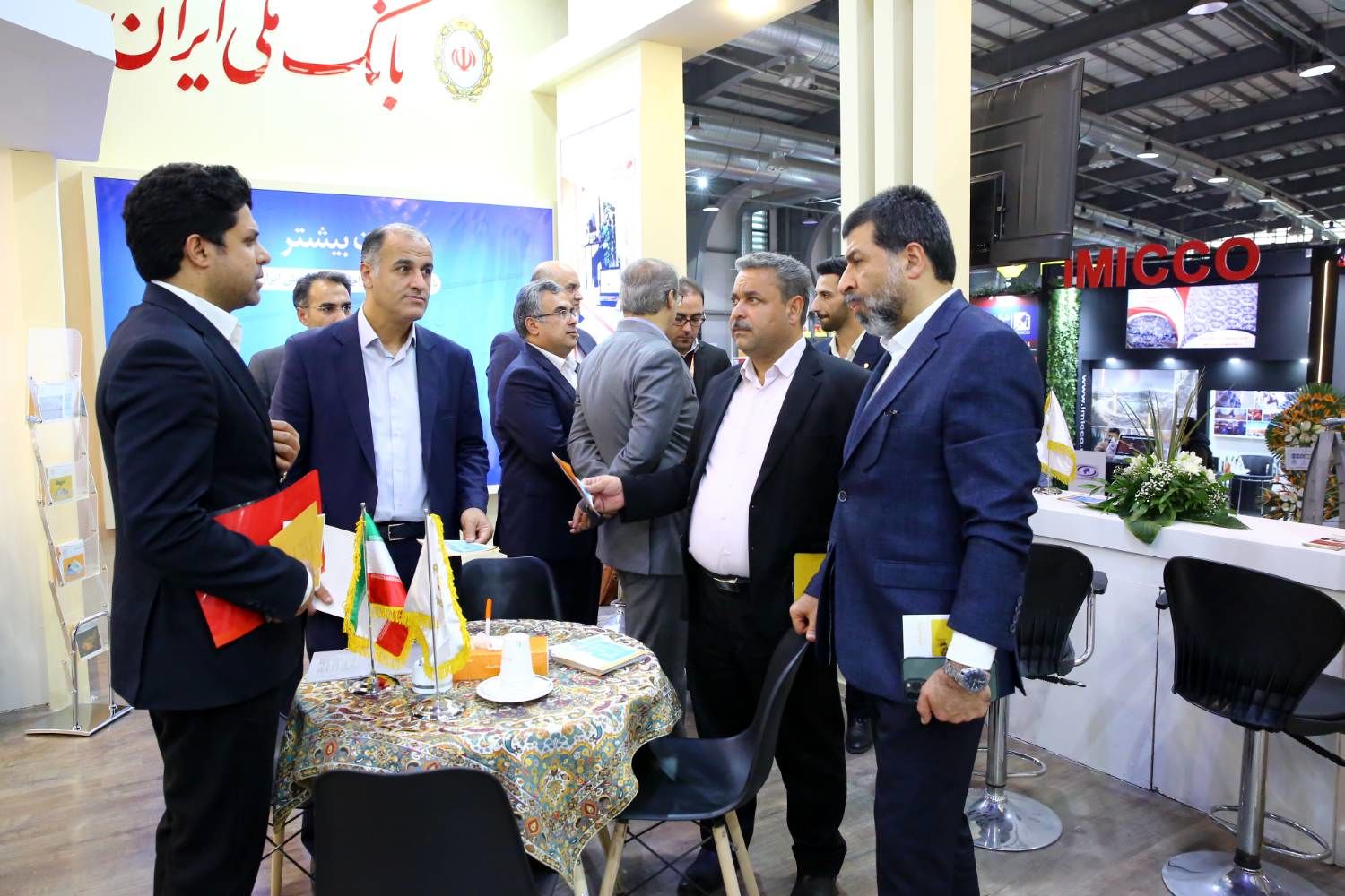 بازدید مدیران ارشد بانک ملی ایران از غرفه بانک در بیستمین نمایشگاه بین‌المللی "ایران متافو