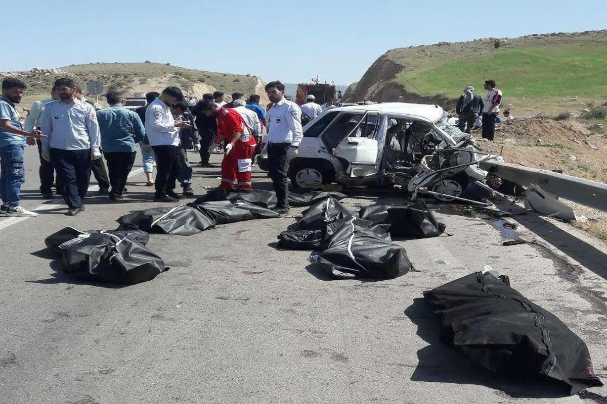 گزارش پلیس راه از تصادف مرگبار جادهای در ایلام با ۸ کشته / تجاوز به چپ خودروی سمند علت تصادف مرگبار در ایلام اعلام شد