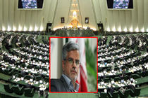 لاریجانی خطاب به محمود صادقی: با دست خود مجلس را تضعیف نکنید