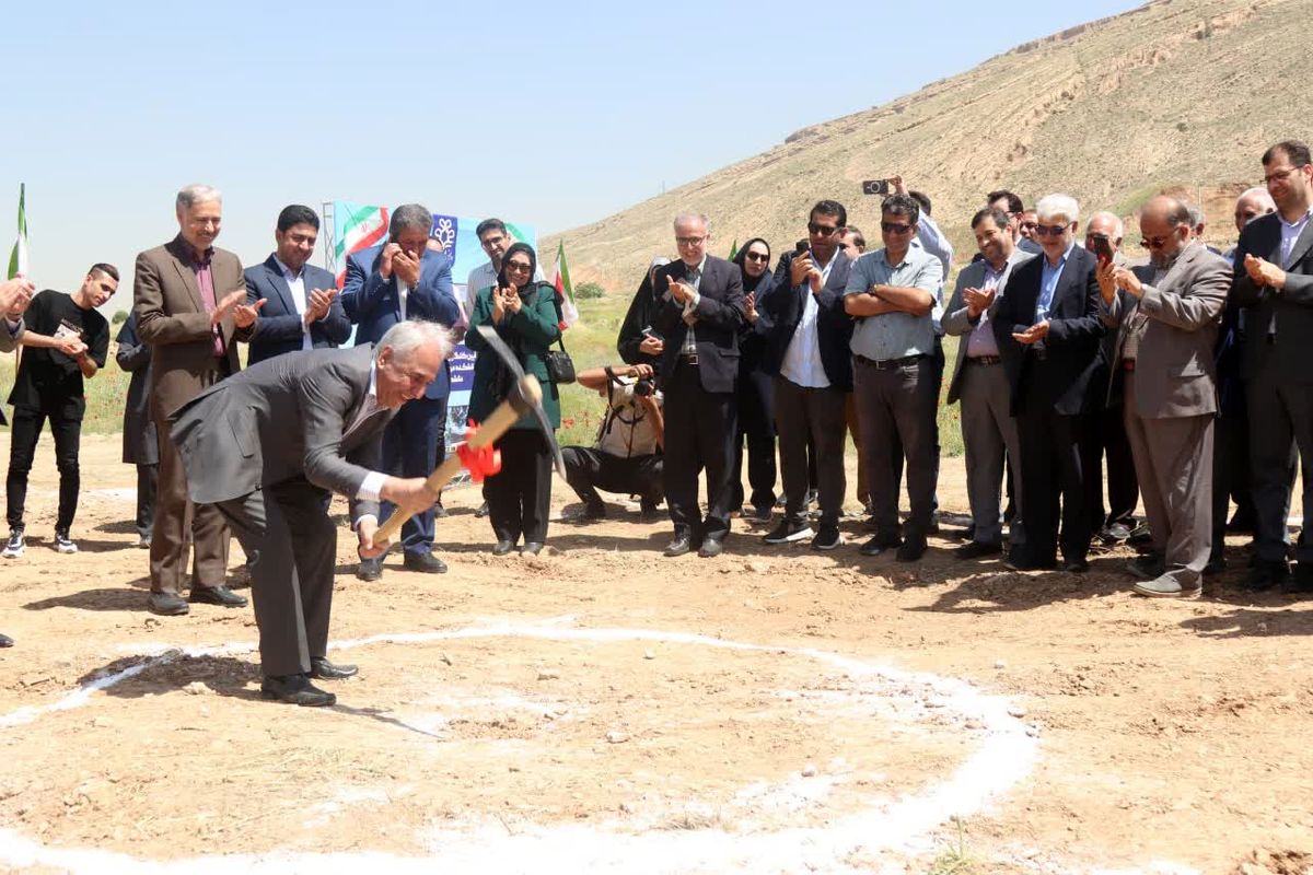 آیین کلنگ‌زنی ساختمان جدید دانشکده مهندسی مکانیک دانشگاه شیراز