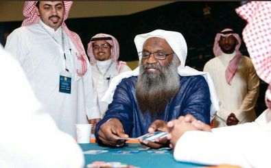 واکنش تند کاربران شبکه های مجازی به ورق بازی امام جماعت مسجدالحرام