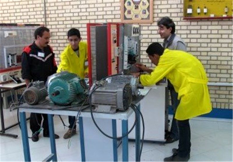 بهره مندی بیش از ۷۱ هزار کارآموز از آموزش های فنی وحرفه ای در خوزستان 