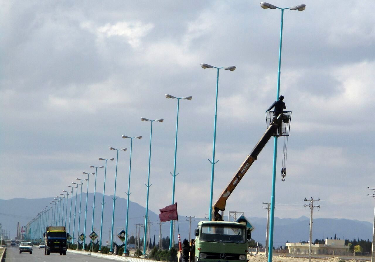 روشنایی محور قم - اراک پس از یک دهه، با اعتبار ۷۰۰ میلیارد ریال به اتمام رسید